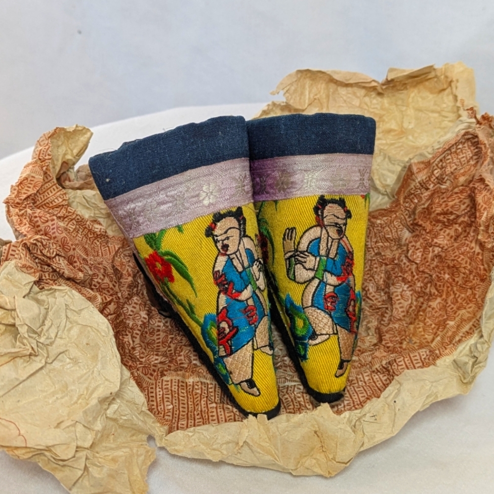 Antique Chinese binding shoes lotus shoes children's or infants hand stitched